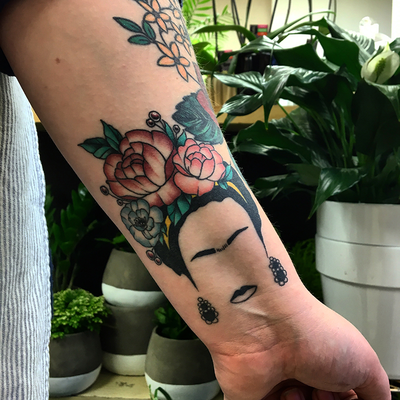 frida kahlo face silhouette tattoo